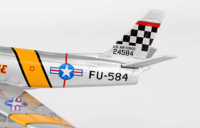 DARON ポステージスタンプシリーズ 1/110 F-86セイバー